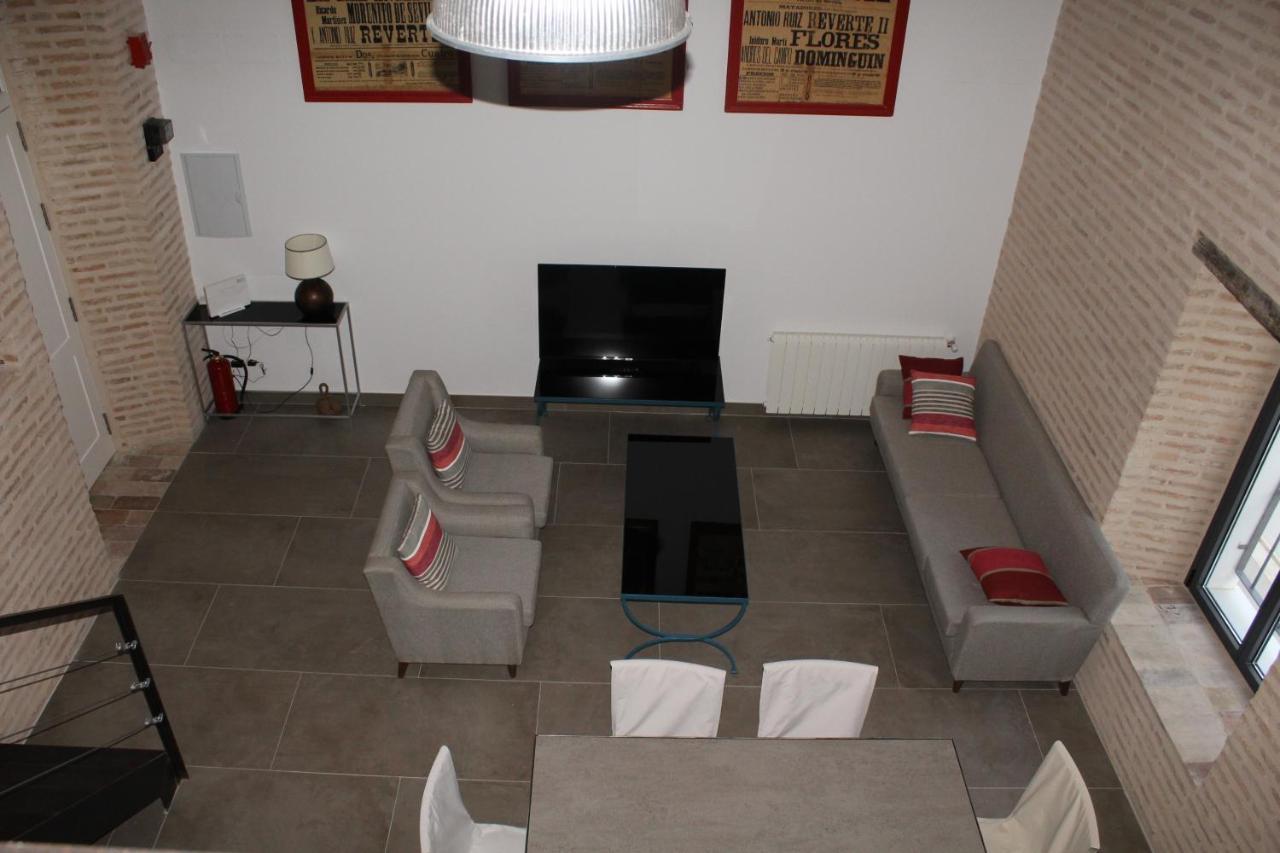 Cozy & Modern Apartment Hombre De Piedra Севиля Екстериор снимка