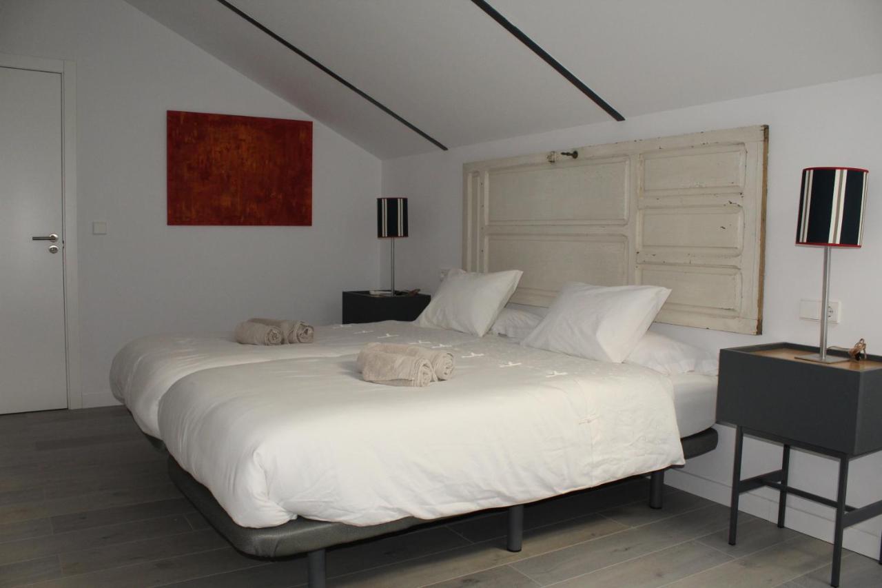 Cozy & Modern Apartment Hombre De Piedra Севиля Екстериор снимка